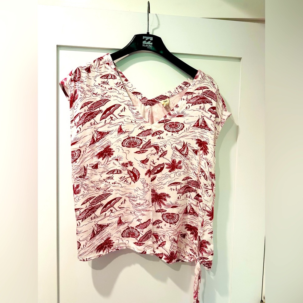 Anthropologie Red and White Tropical Print Cap Sleeve Blouse